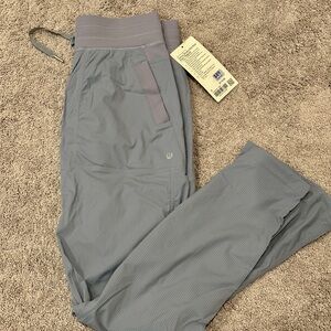 Dance Studio Mid-Rise Pants in chambray blue